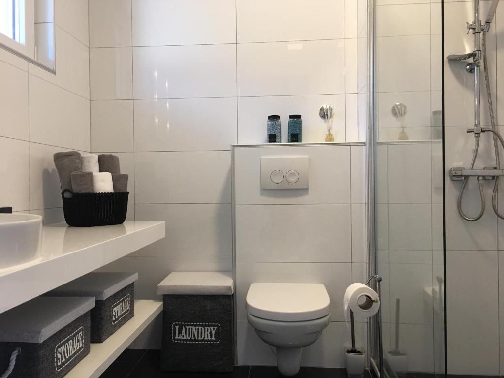 Koupelna v ubytování Ada Vis Apartments