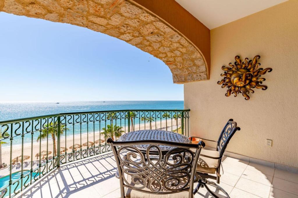 A balcony or terrace at Sonoran Sea 1BR SSW 510 by Casago