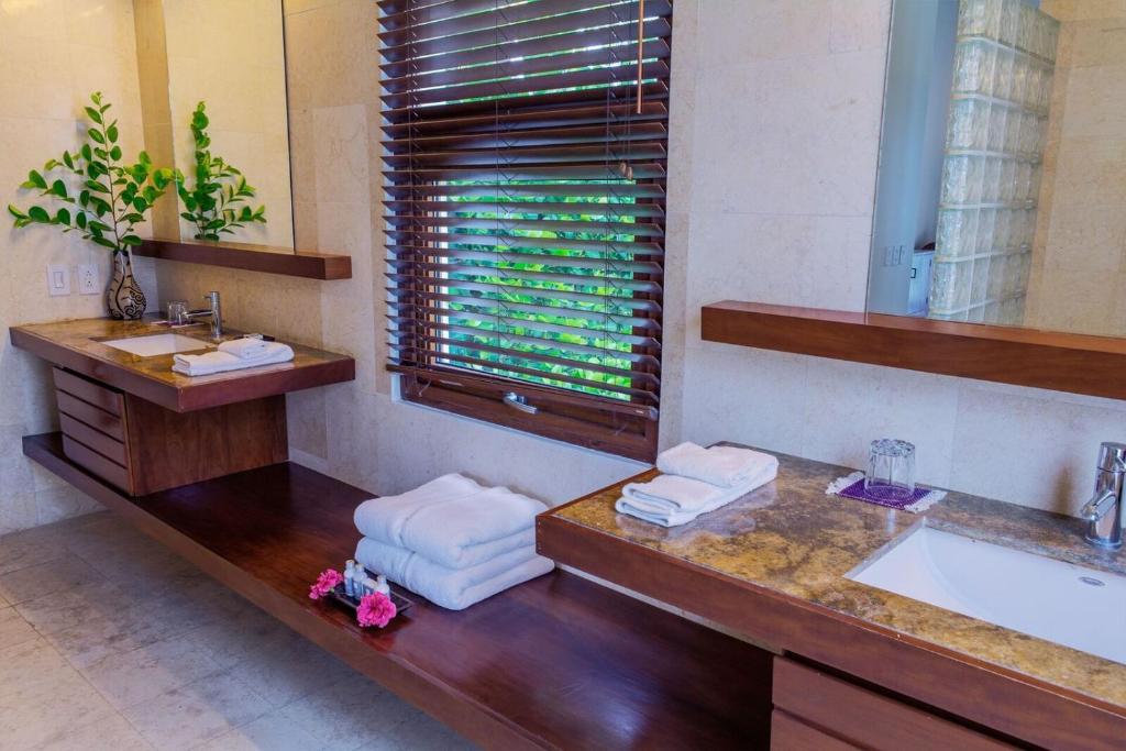 Bagno di Las Verandas Hotel & Villas