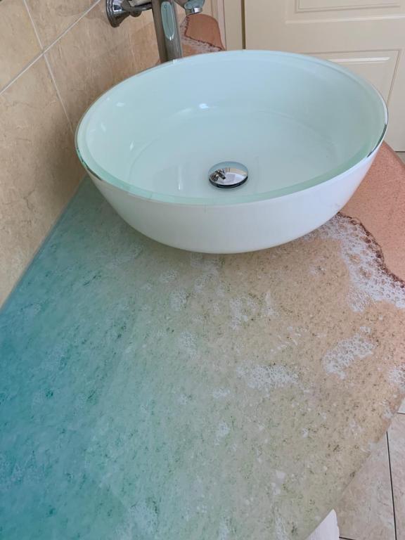 A bathroom at Hotel Residence Veliero