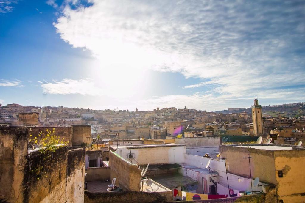 Vista general d'una muntanya o vistes d'una muntanya des de l'hostal o pensió