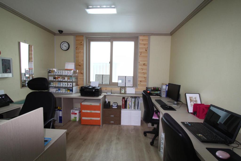 TV a/nebo společenská místnost v ubytování Hostel Dahyun & Guesthouse