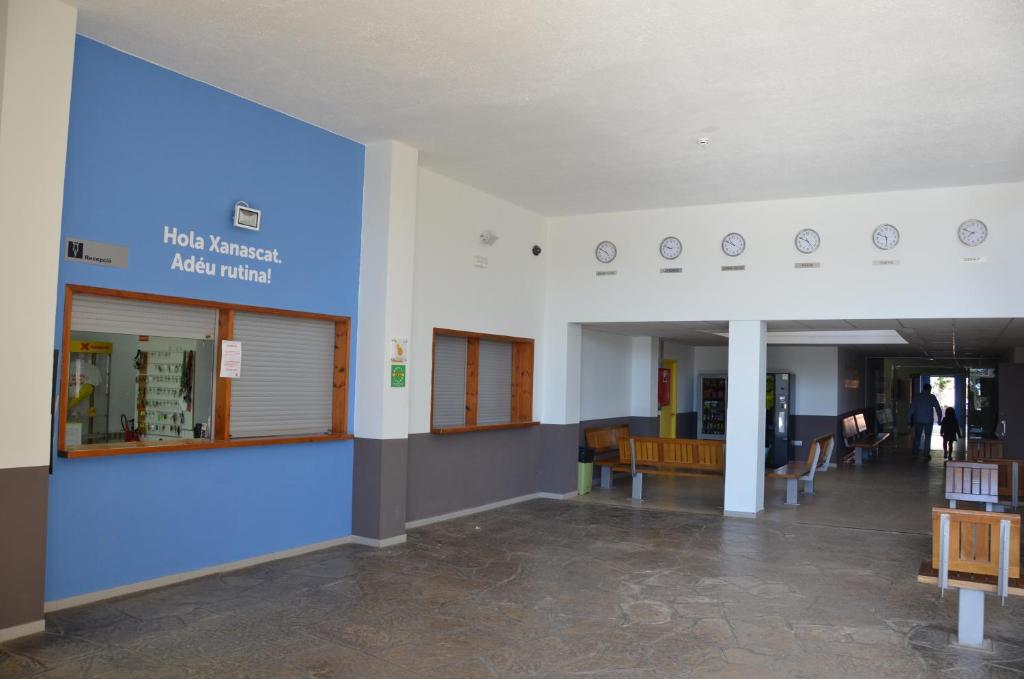 Lobby alebo recepcia v ubytovaní Alberg Coma-ruga Xanascat