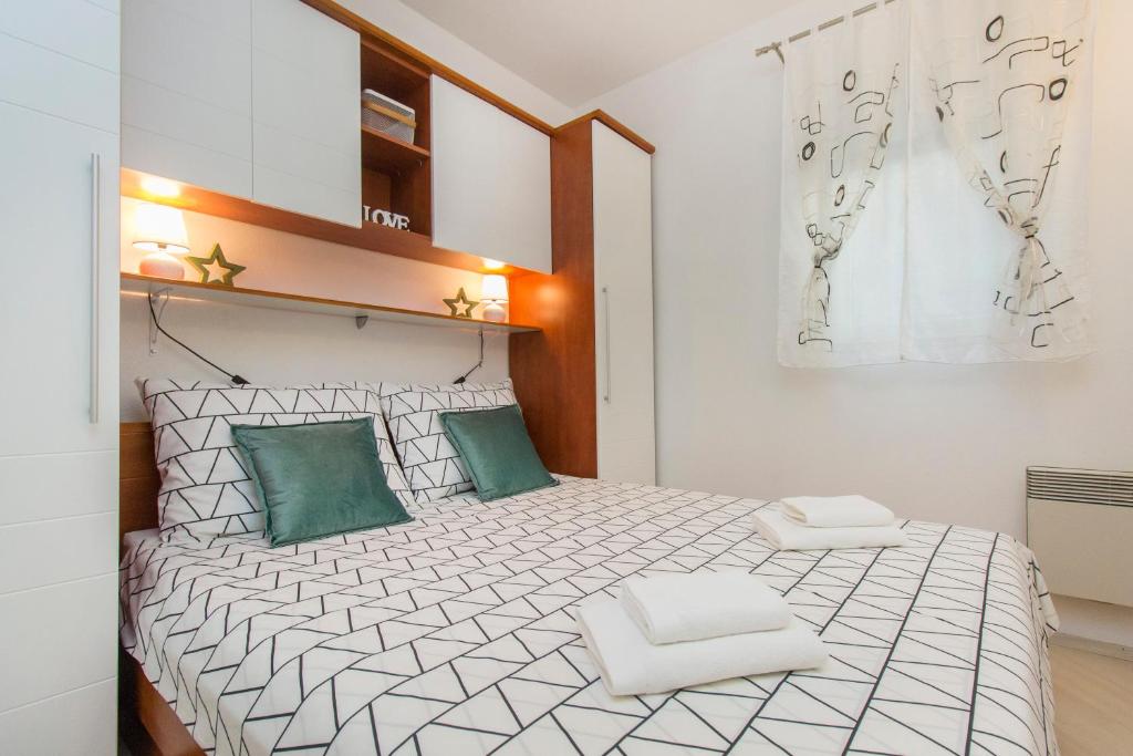 Galeriebild der Unterkunft Apartment Nikolina Šibenik Croatia Adriatic Sea NP Krka NP Kornati in Šibenik