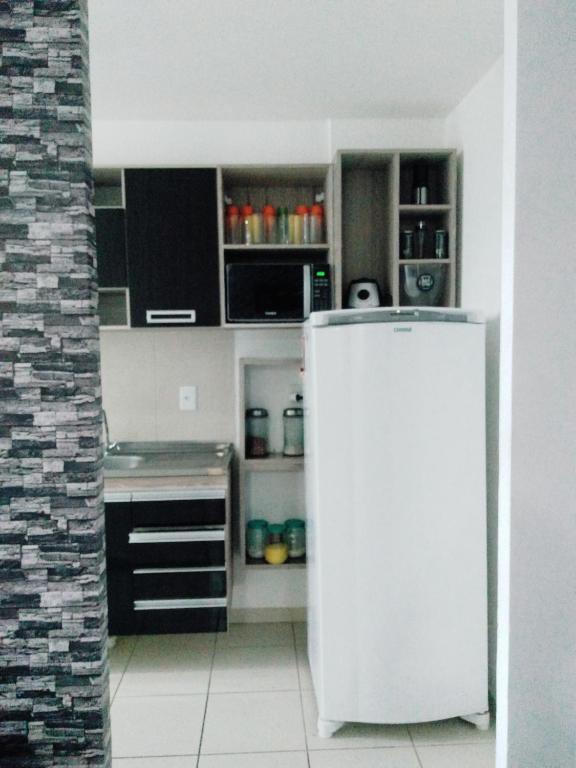  Apt alto padrão todo mobiliado e decorado em cond. Fechado