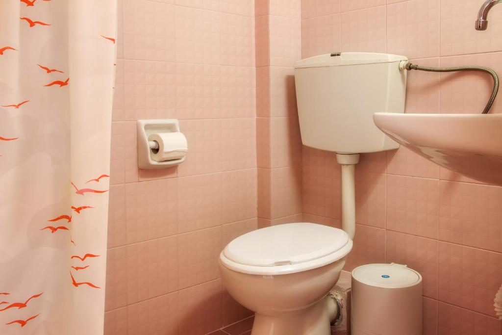 Koupelna v ubytování Aigaio