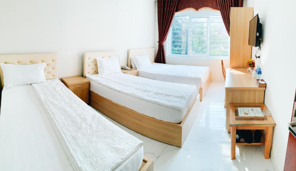 Hoang Ngan 2 Hotel - TP. Vinh - Triple Room