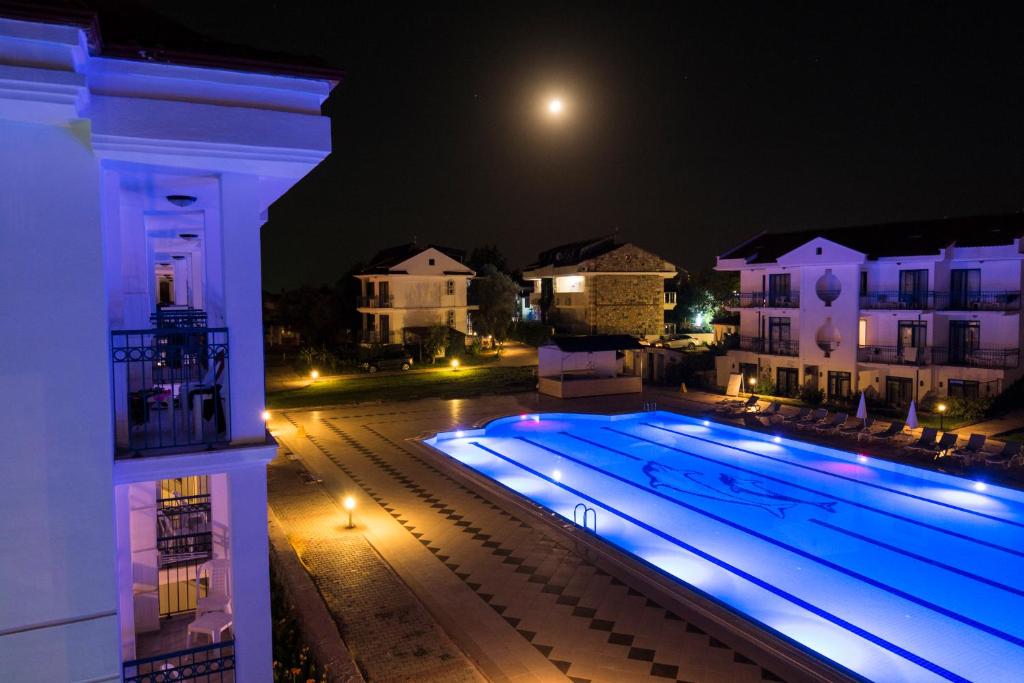 Bazén v ubytování Belcekum Beach Hotel nebo v jeho okolí