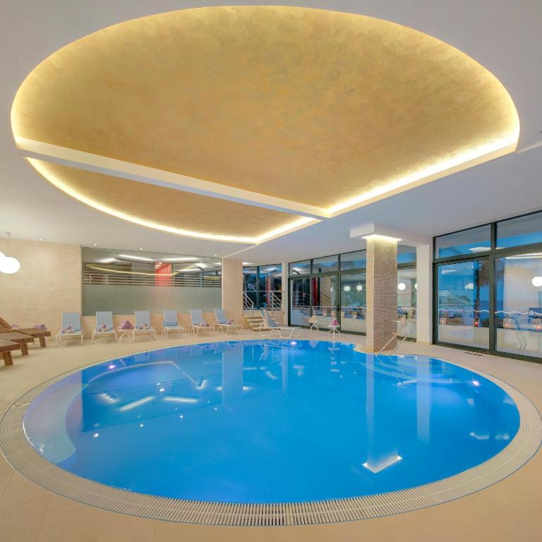 Bazén v ubytování Royal Princess Hotel nebo v jeho okolí