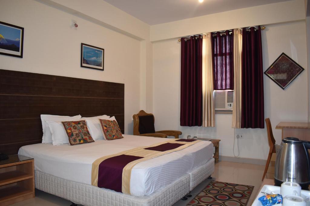 Hotel Bodh Vilas - Deluxe Twin Room