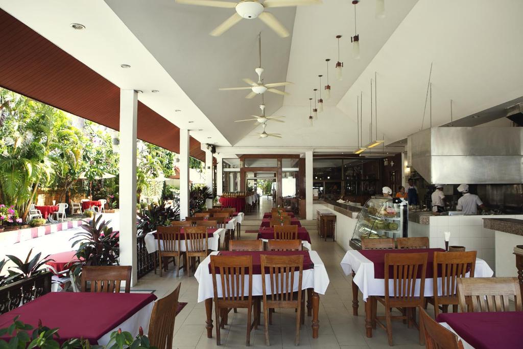 Restaurace v ubytování Patong Palace Hotel - SHA Extra Plus