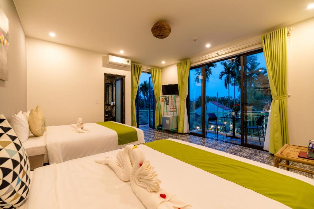 Sunny Riverside Homestay - 1