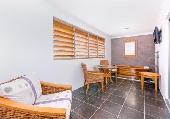 Adrift Apartments - Queen Studio