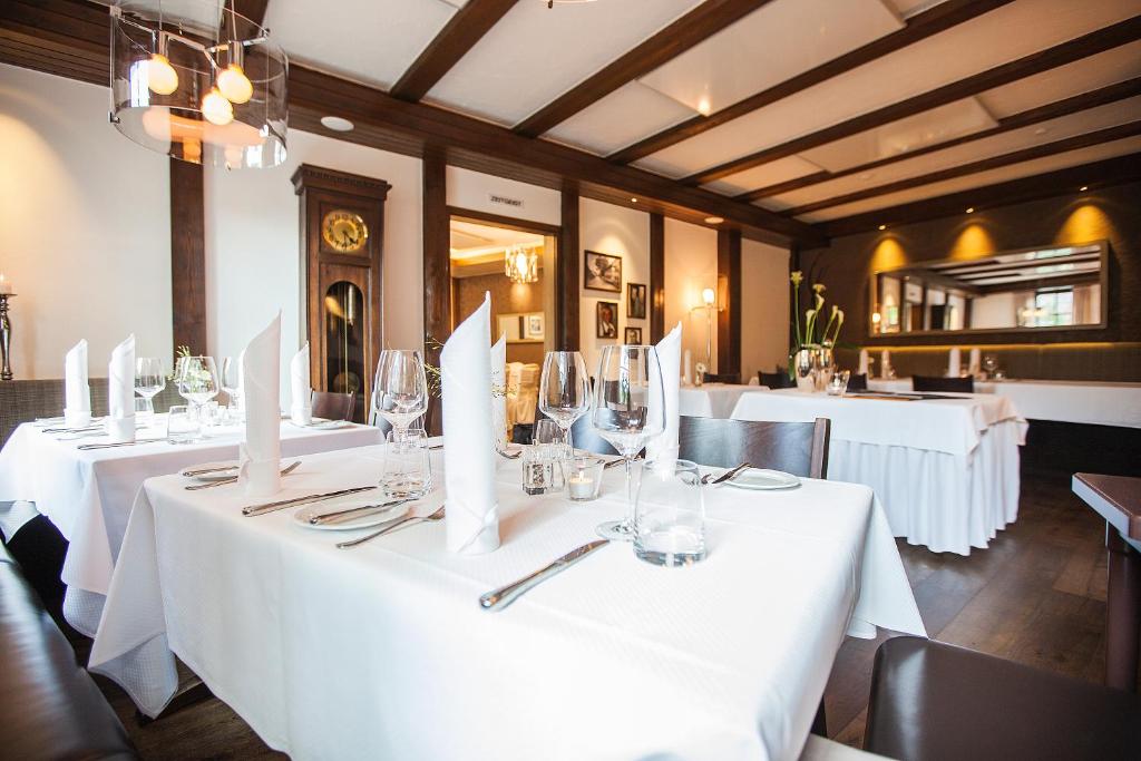 Restaurace v ubytování Hotel Waldhorn