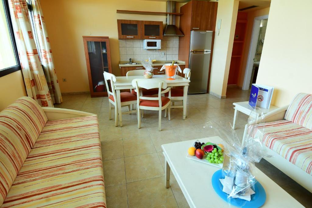 Kuchyň nebo kuchyňský kout v ubytování Villamar Hotel