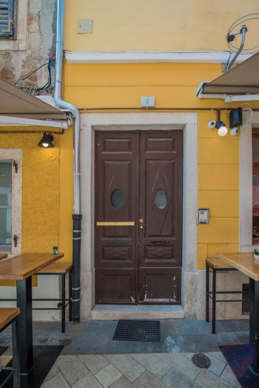 Leona Deluxe Apartments - 5