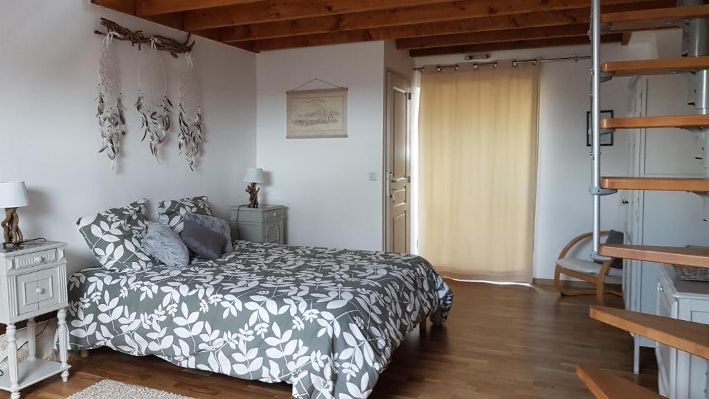 Le pré de la rue - Double Room With Private Bathroom