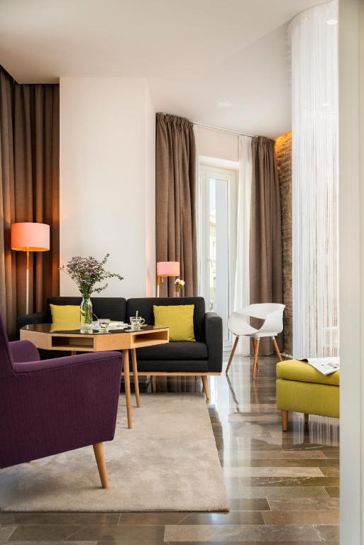 Torre Homenaje Historical Suites - 4