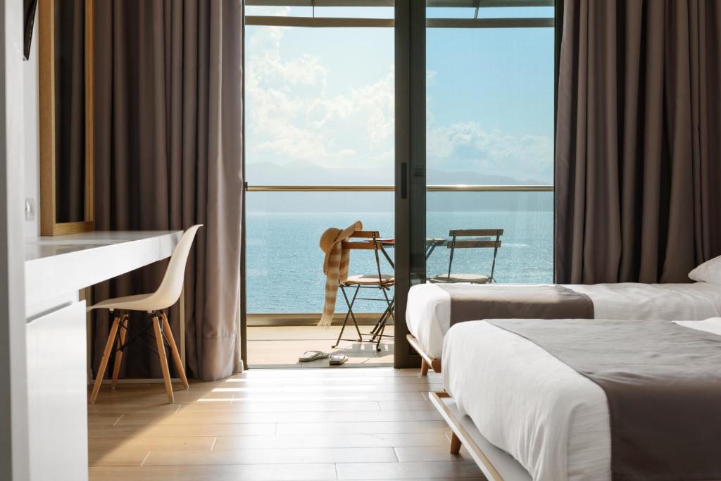 Epirus Hotel - Deluxe Triple Room With Sea View