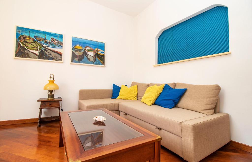 Posedenie v ubytovaní Julia by PortofinoHomes