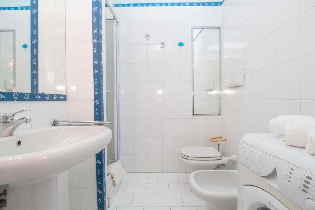 Kúpeľňa v ubytovaní Julia by PortofinoHomes