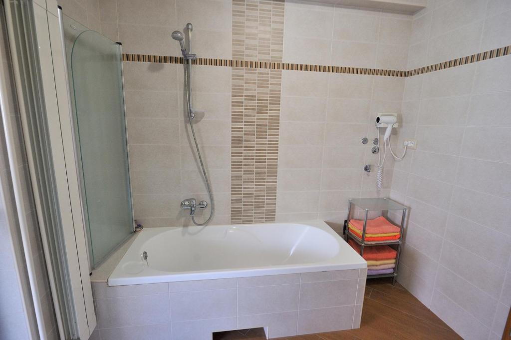 Kúpeľňa v ubytovaní Apartments Fabac