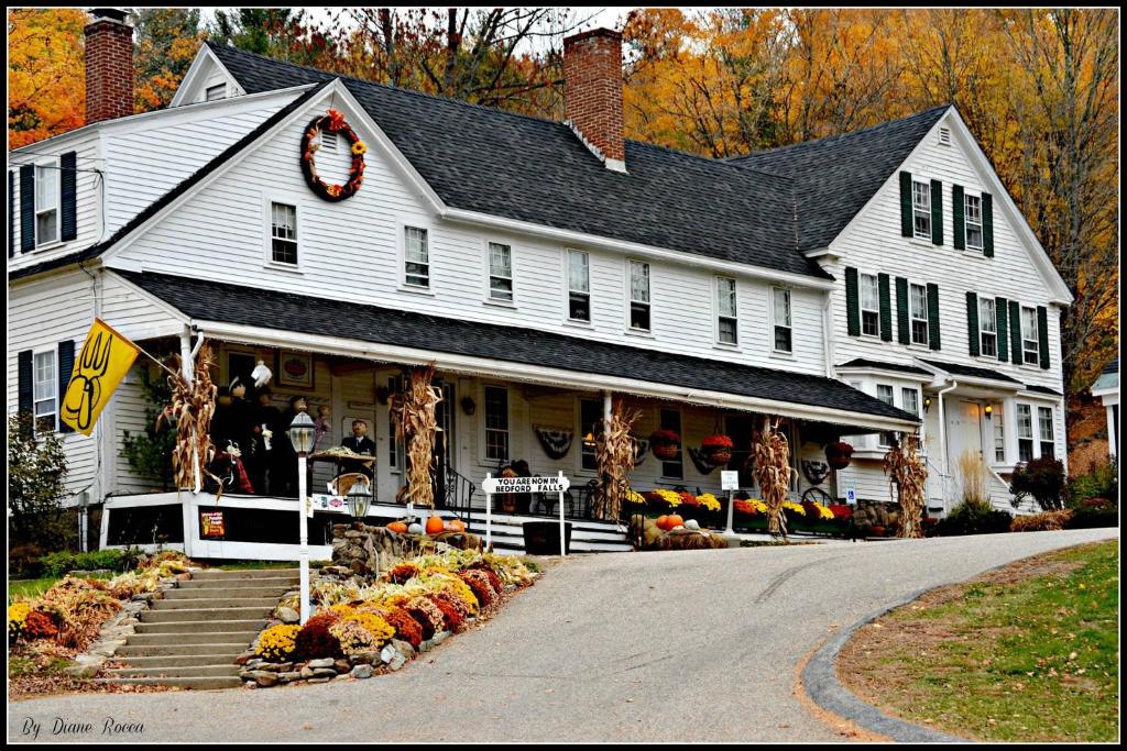 Christmas Farm Inn & Spa - Inn That Is Christmas Year-Round