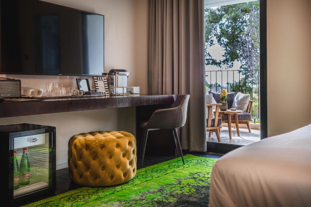 Lear Sense Hotel - Deluxe Double Room With Balcony