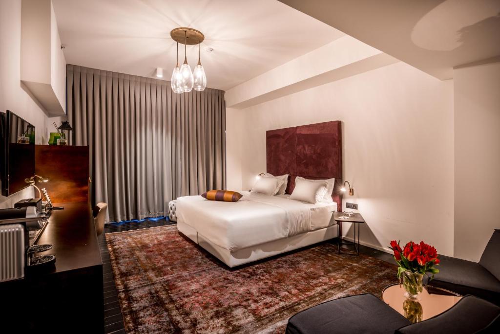 Lear Sense Hotel - Suite With City View