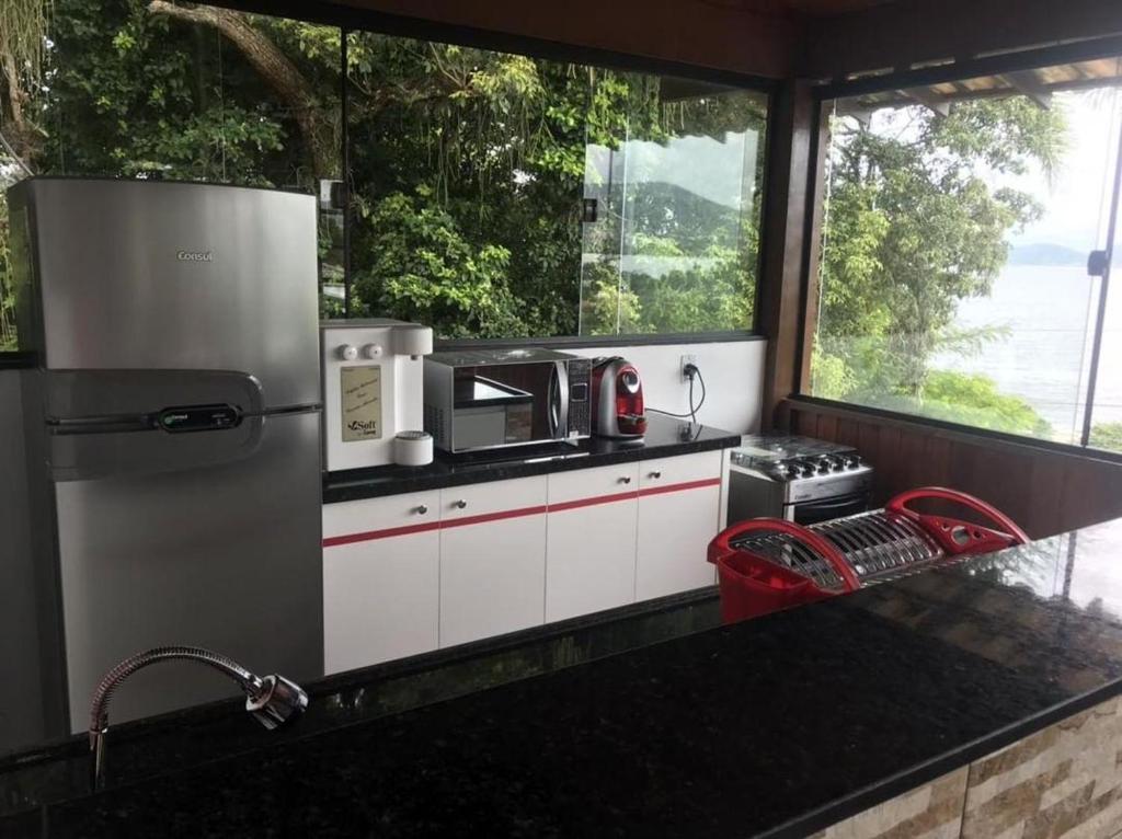  Itaipu Beach House