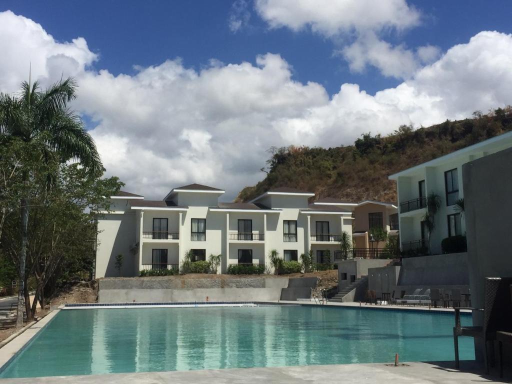 Thunderbird Resorts - Rizal - Suite Familiar