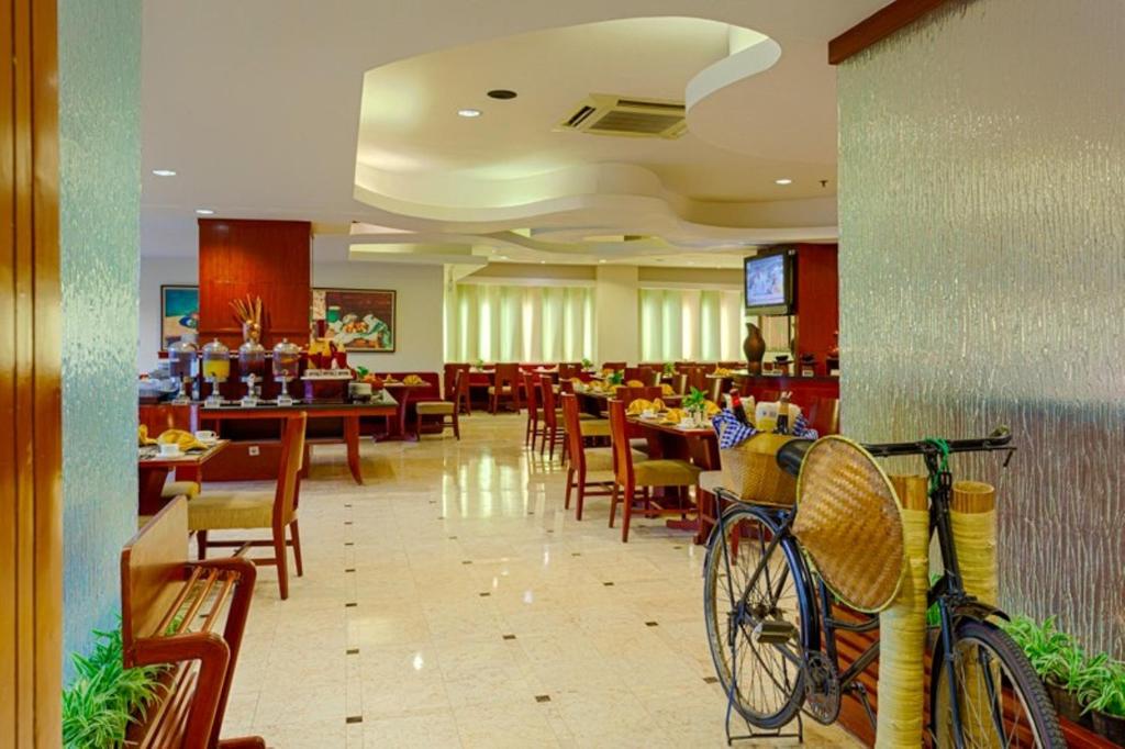 Restaurace v ubytování Hotel Sahid Surabaya