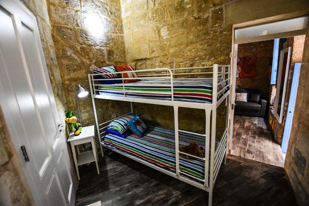 Historic Townhouse in Birgu Center - Two-Bedroom House