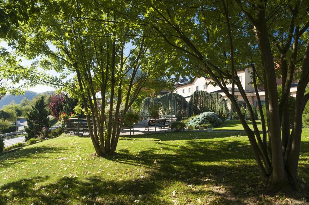 Zahrada ubytování Bouganville Hill Resort & Wellness Space