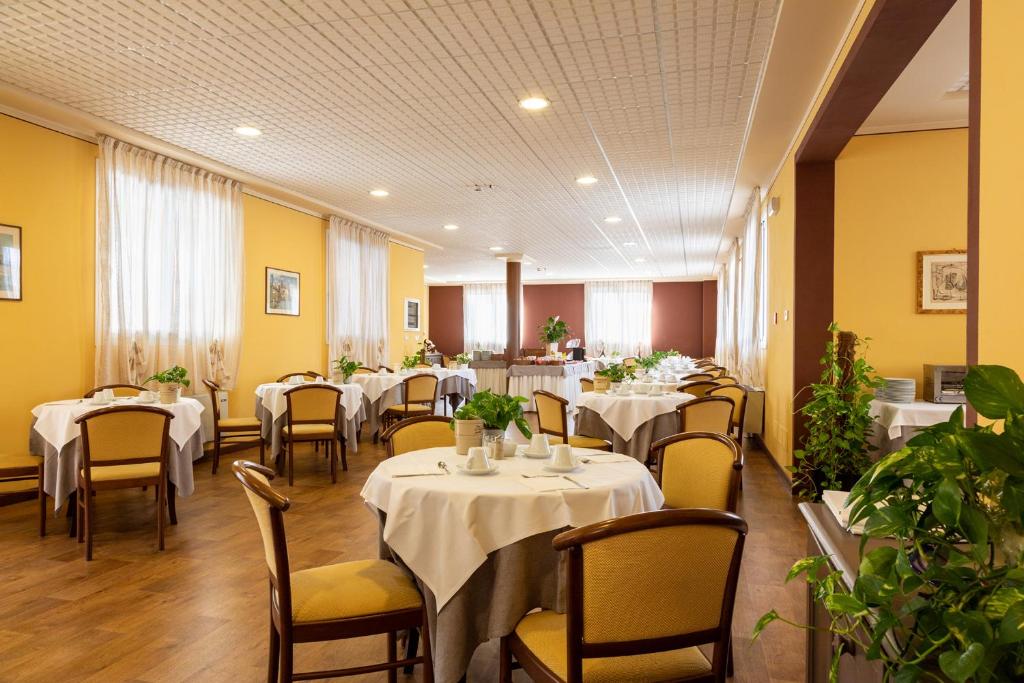 Restaurace v ubytování Hotel Columbia Terme