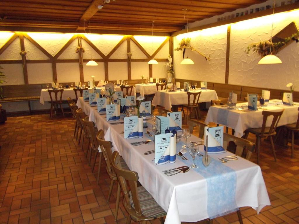Restaurace v ubytování Hotel-Gasthof Krone-Lax