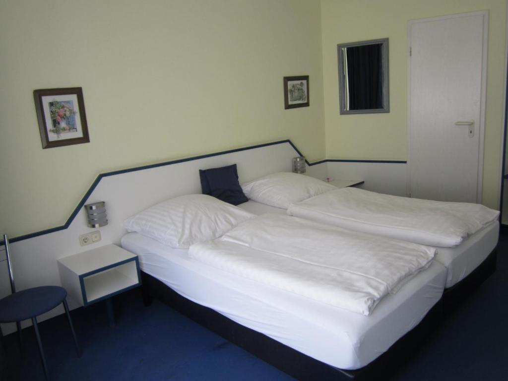 Hotel City Kräme am Römer - Self Check In - Resim 25