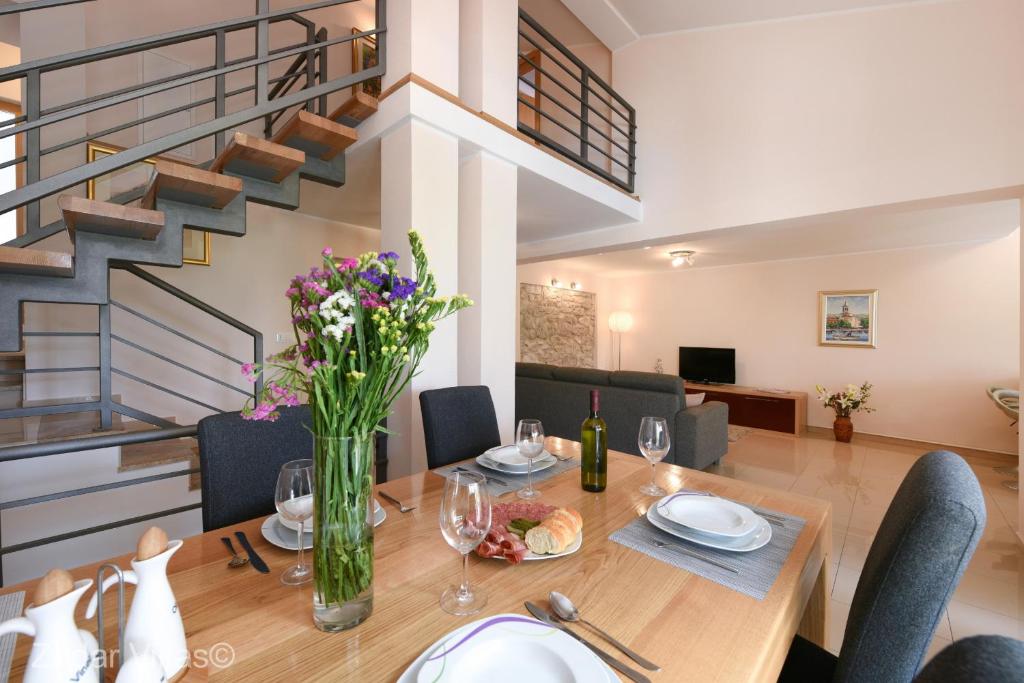 Posedenie v ubytovaní Villa Origano ZadarVillas