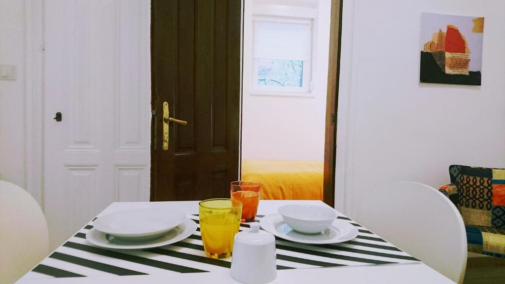 Sedaki Apartments in the Center of Zagreb - Estudio Con Balcón