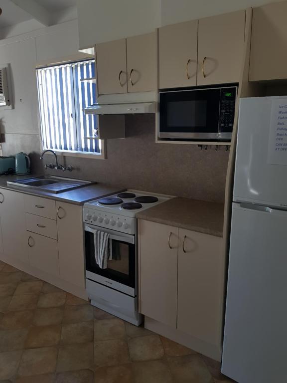 Amaroo Resort - Cottage De Deux Chambres 8b