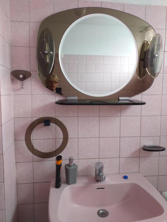 Koupelna v ubytování APARTMENT PRIMČEVA