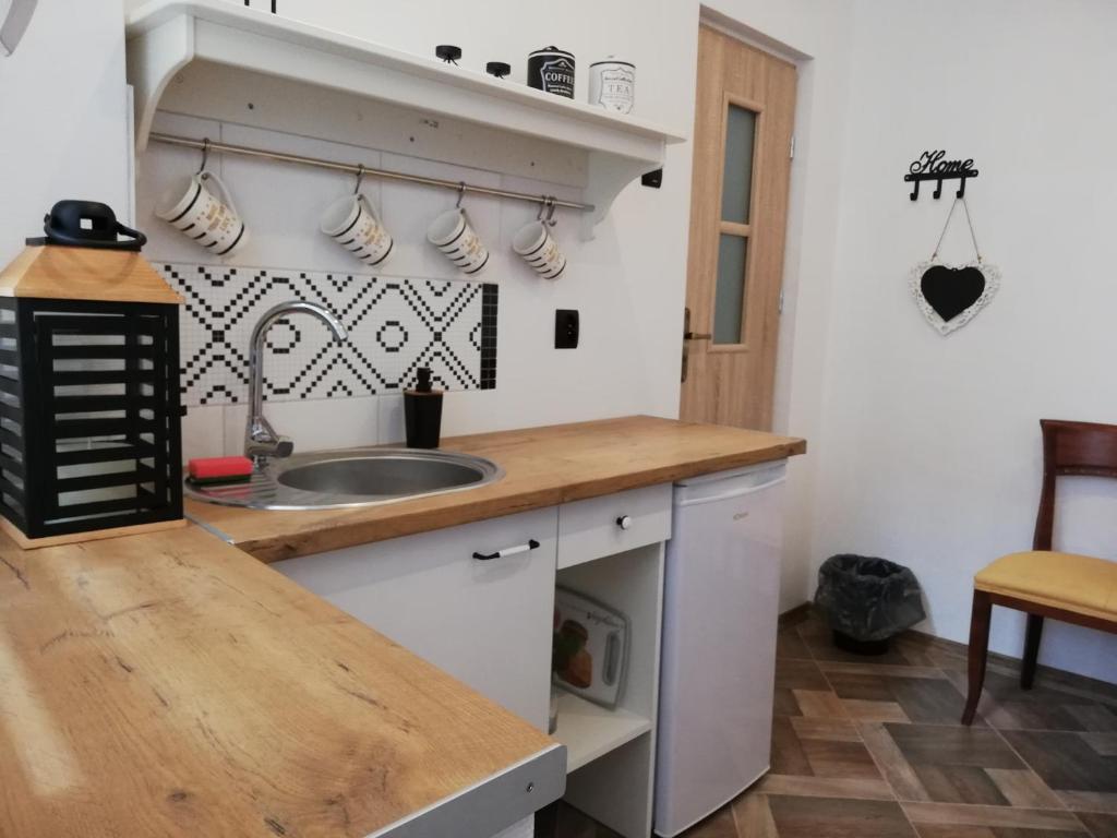Kuchyňa alebo kuchynka v ubytovaní Red Carpet Hostel