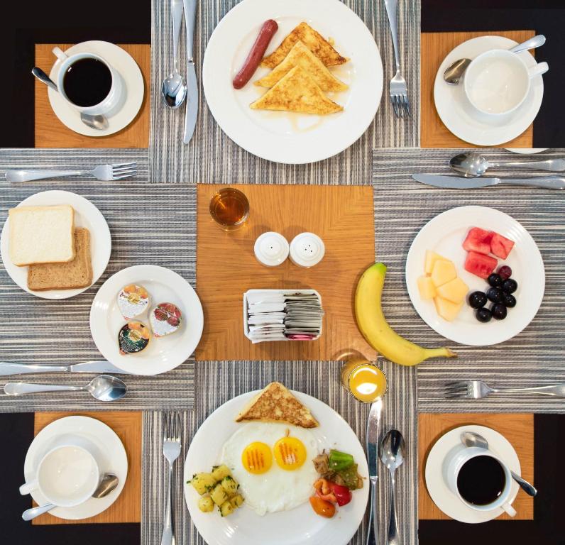 Comida no apart-hotel ou em algum lugar perto