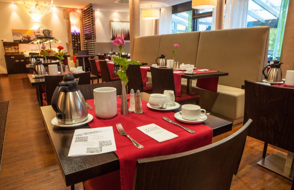 Novina Hotel Tillypark - Resim 18