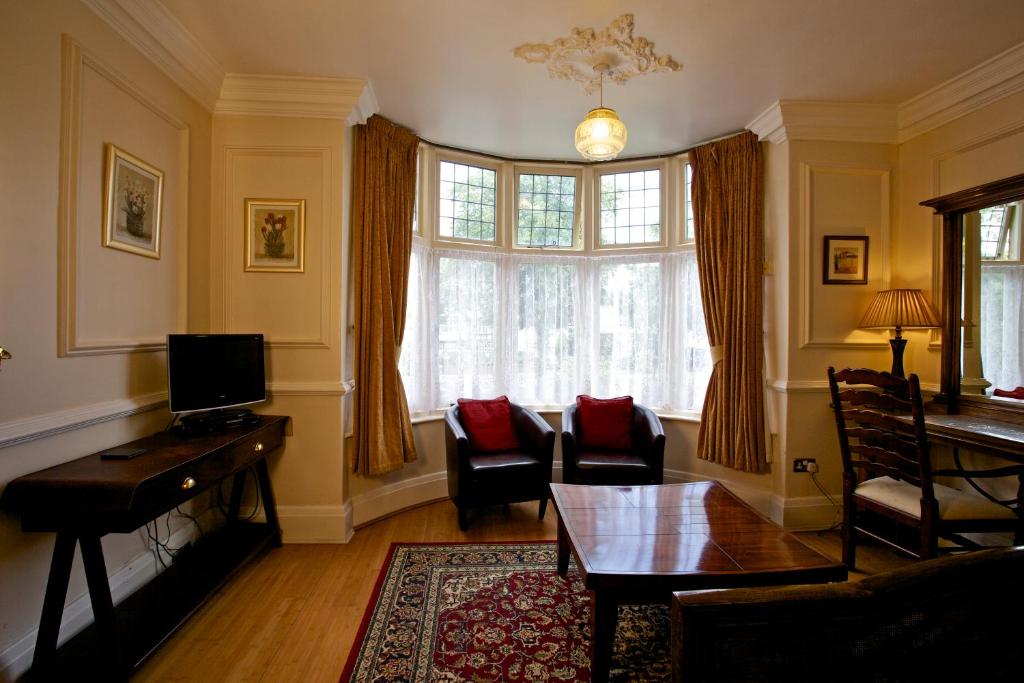 Acorn Guest House in Hull - Superior King Room