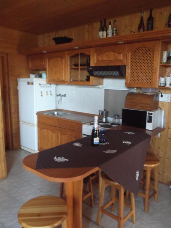 Kuchyňa alebo kuchynka v ubytovaní Siesta a Balatonon