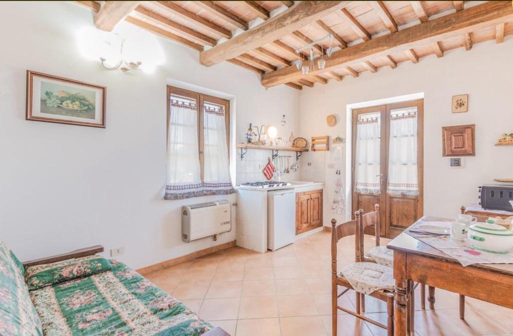 Kuchyň nebo kuchyňský kout v ubytování Bio Agriturismo Il Cavone