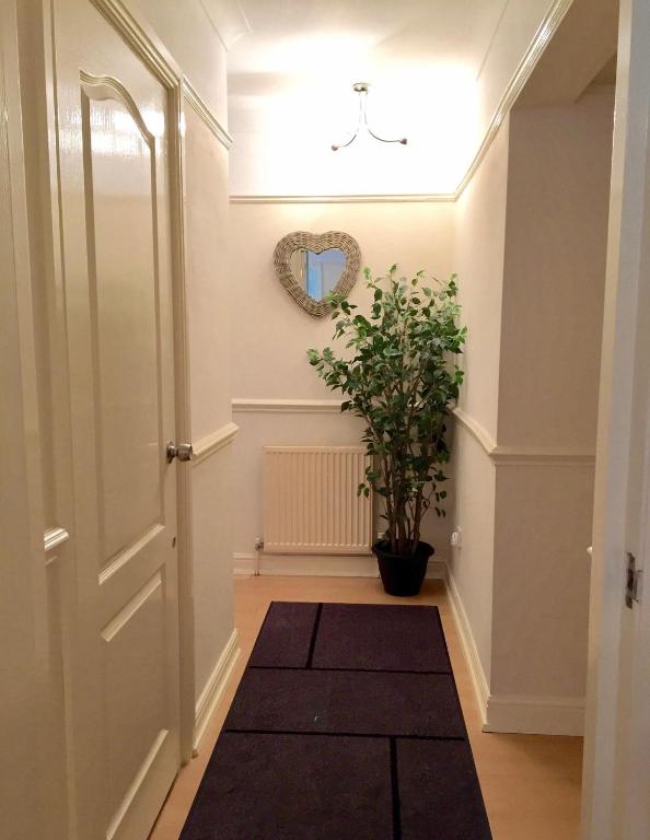 Fotografie z fotogalerie ubytování Be My Guest Liverpool - Ground Floor Apartment with Parking v destinaci Liverpool