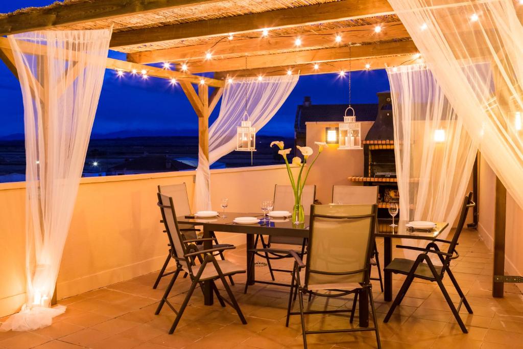 Balkón nebo terasa v ubytování Apartamento Ático Bardenas