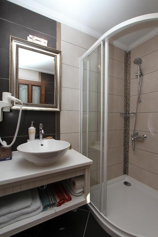 Kopalnica v nastanitvi Badem Tatil Evi